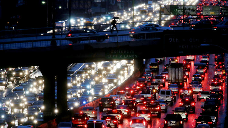 Rush-hour traffic crawls through Los Angeles, which resarchers say has the worst traffic in the country.  (Luis Sinco / Los Angeles Times)