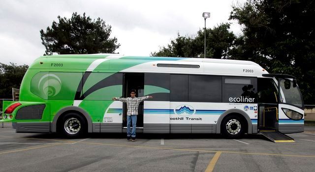 A electric powered bus in Azusa. Southern California Edison filed a plan with state regulators adding charging stations for powering plug-in electric buses, trucks, cargo equipment and passenger cars. (Photo By Sarah Reingewirtz/SXCITY)